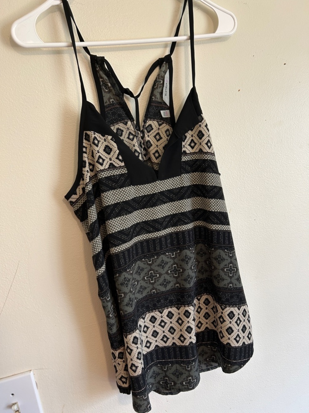Athleta Black and Cream Patterned Flowy Oversized Tank